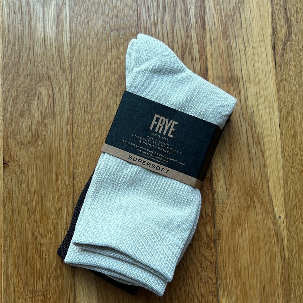 NEW FRYE 2 Pack Crew Socks